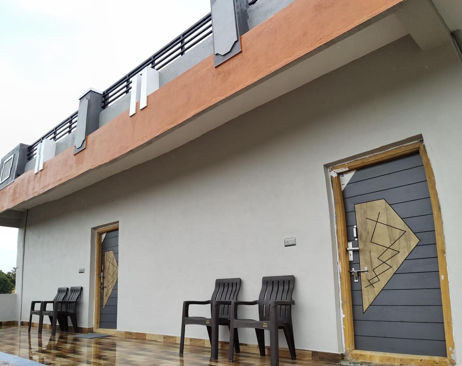Raj Homestay Хампи Экстерьер фото