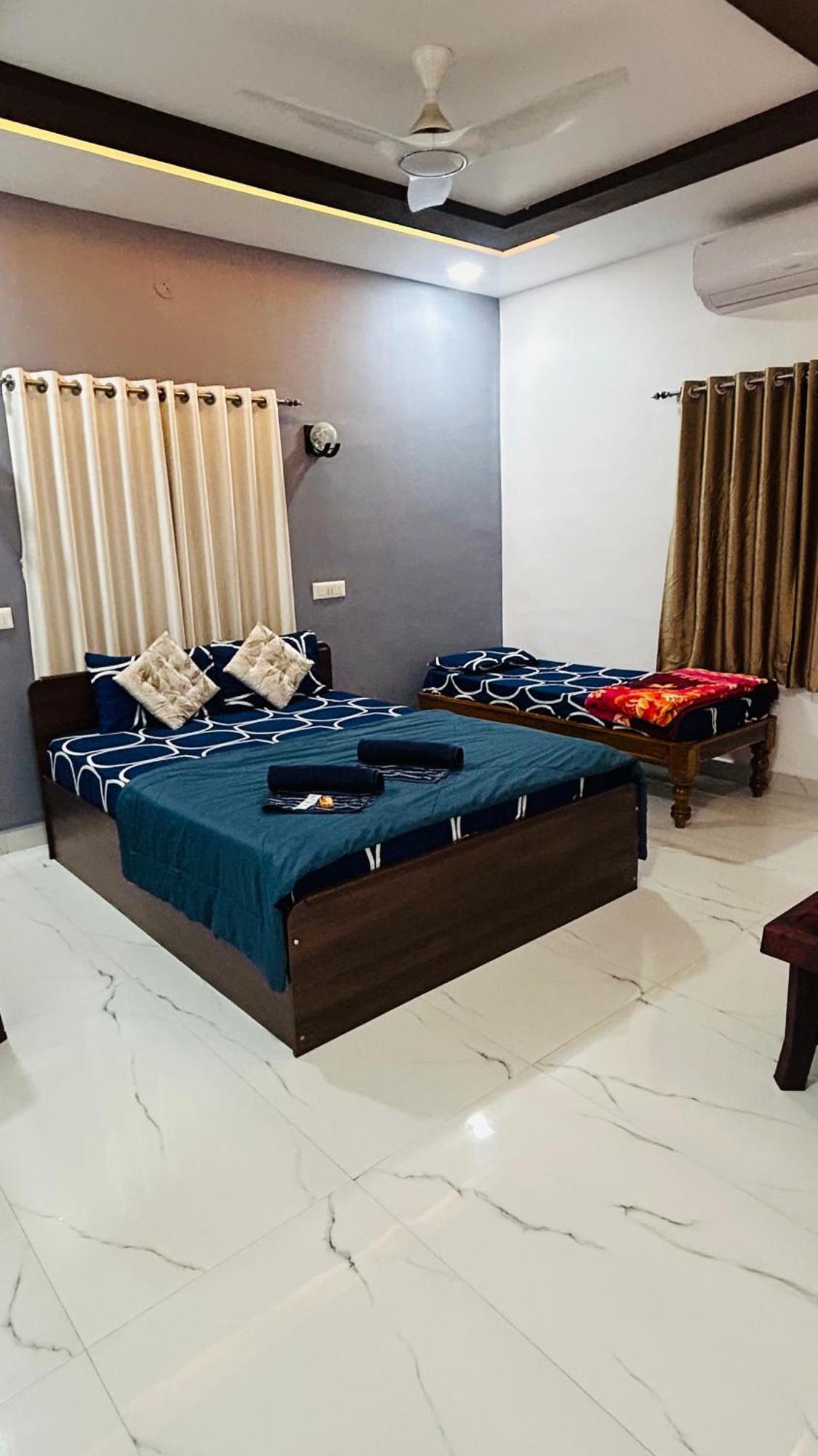 Raj Homestay Хампи Экстерьер фото